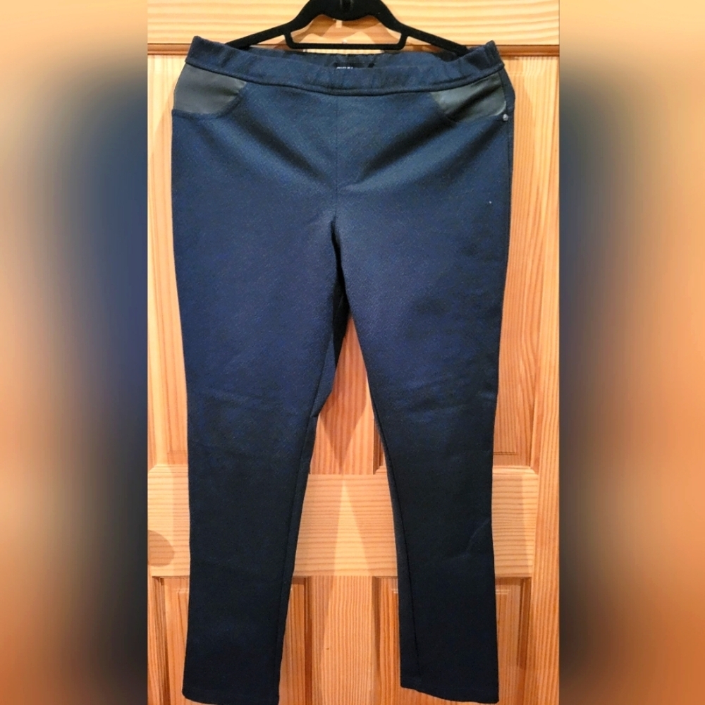 DKNY Elegant Black Leggings with Faux Leather Trim